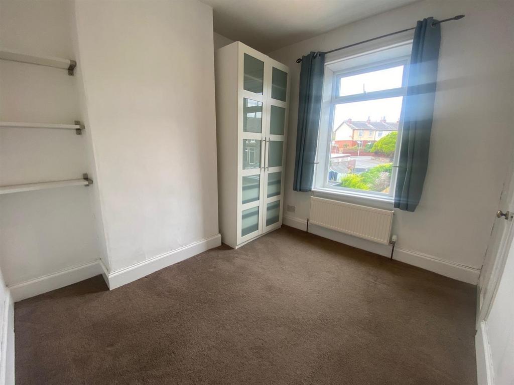 Bedroom Rear.jpg