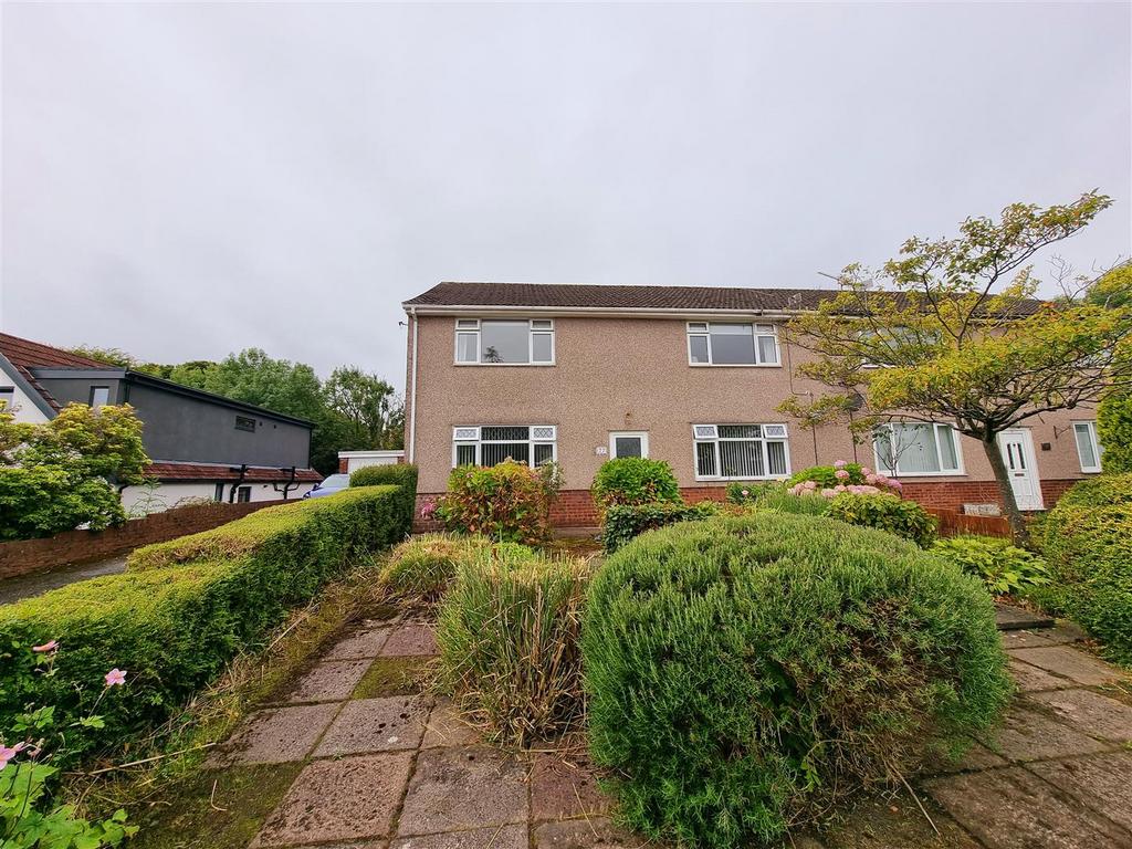 Saunders Way, Sketty, Swansea 2 bed flat for sale £210,000