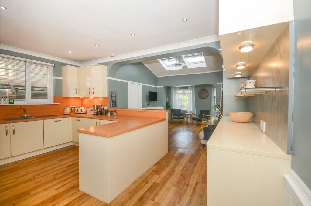 Kitchen pic 3.jpg