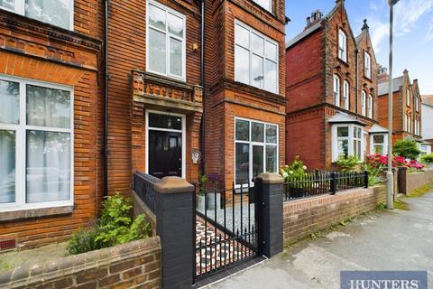 4 bedroom terraced house for sale, Lonsdale Road, Scarborough, YO11 2QY