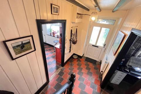 2 bedroom property with land for sale - Pencarreg, Llanybydder