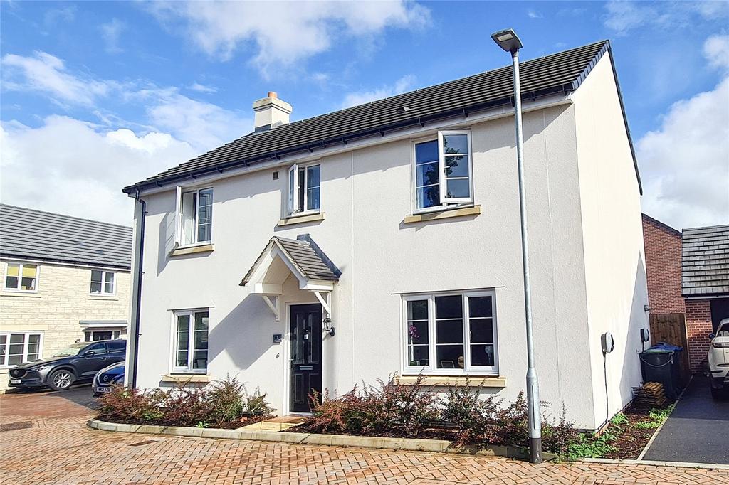 Swallowdale Place 4 bed detached house for sale £450,000