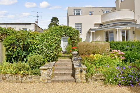 1 bedroom ground floor flat for sale, London Road, Arundel, West Sussex