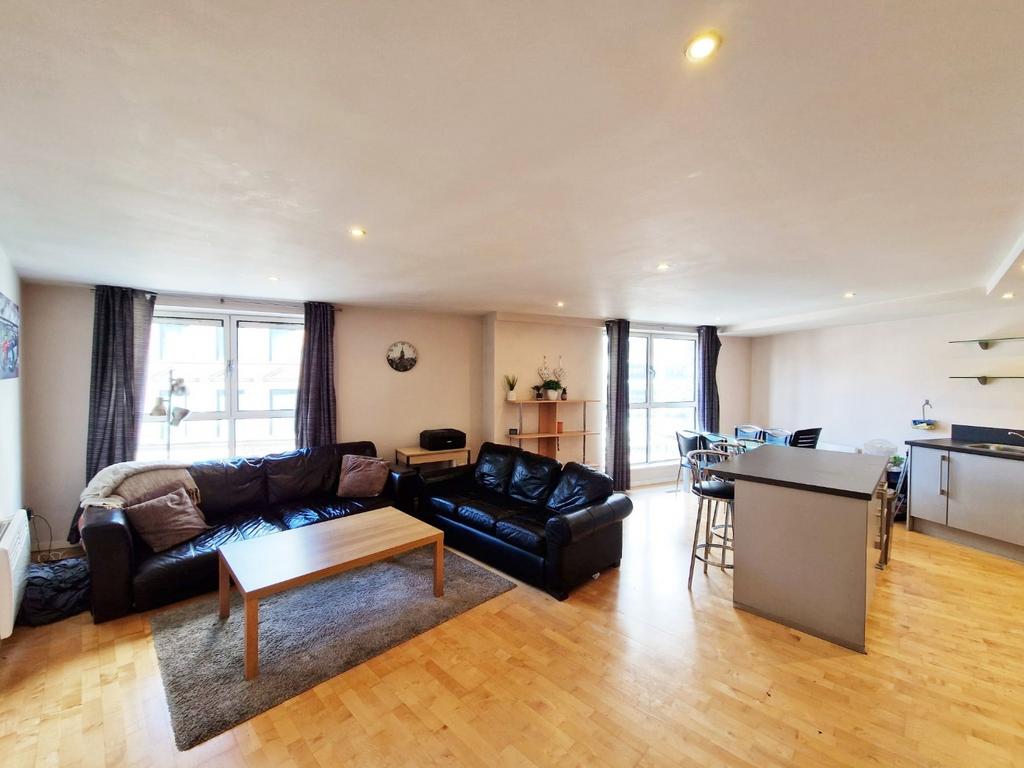 One Fletcher Gate, Adams Walk... 2 bed apartment £1,400 pcm (£323 pw)