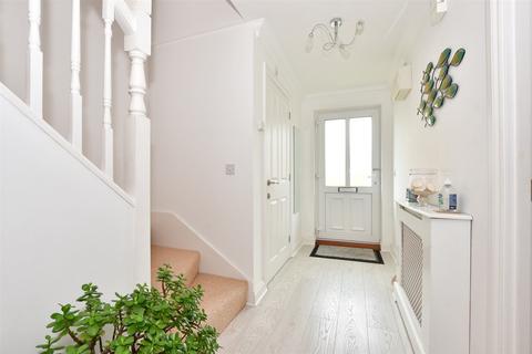 4 bedroom end of terrace house for sale, Millways, Freshwater, Isle of Wight