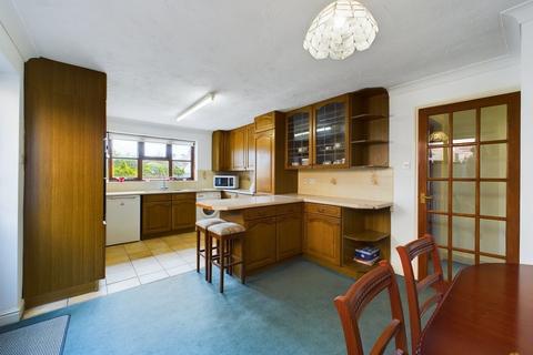2 bedroom detached bungalow for sale - Oakwood Close, Hatton