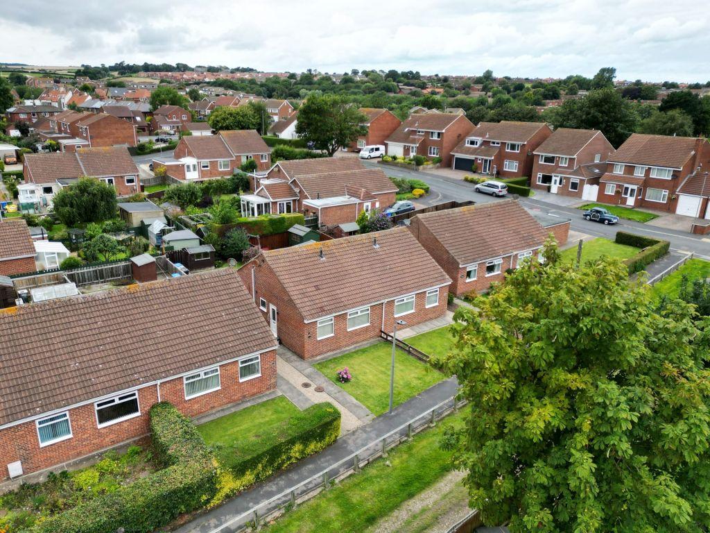 18 Shackleton Close 2 bed semidetached bungalow for sale £235,000