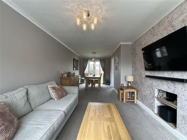 Living room/dining room