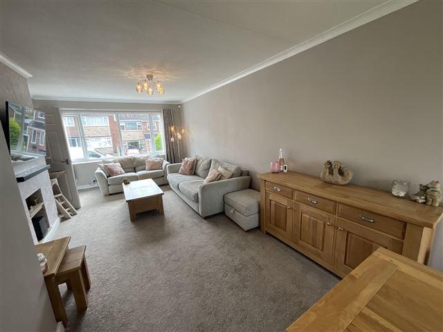 Living room/dining room