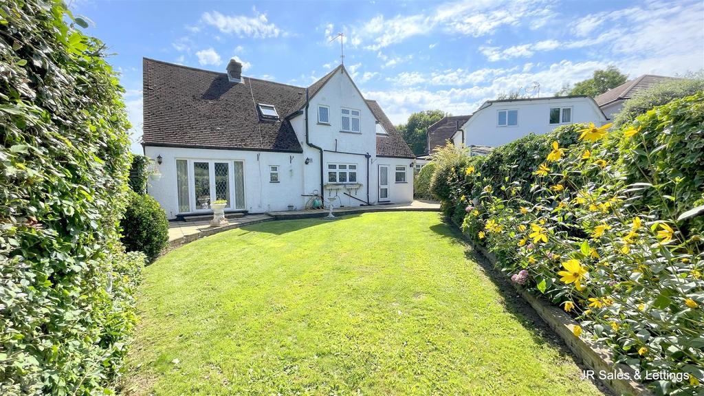 Rosewood Drive, Crews Hill, Enfield 3 bed detached house for sale £