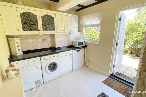 3 bedroom detached house for sale, Rosewood Drive, Crews Hill, Enfield