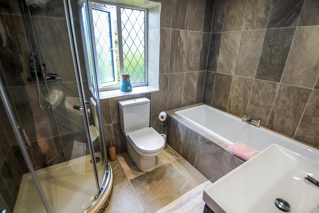 Family Bathroom/Shower/WC