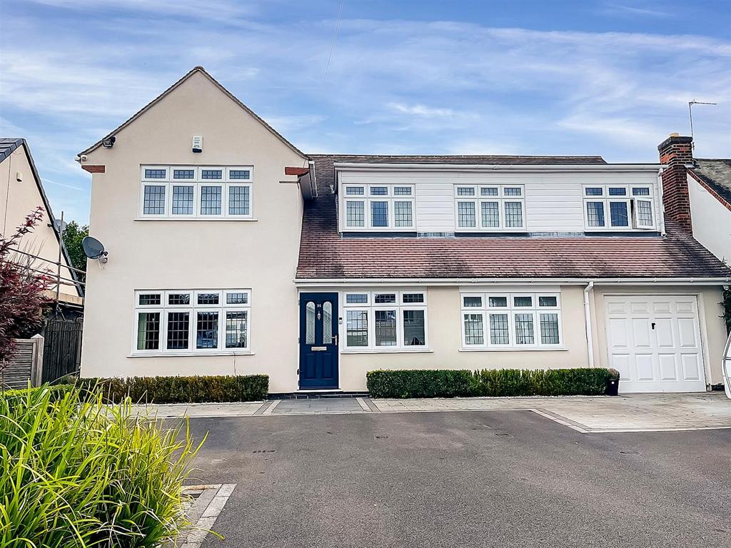 Grandfield Avenue, RadcliffeOnTrent 5 bed detached house for sale £