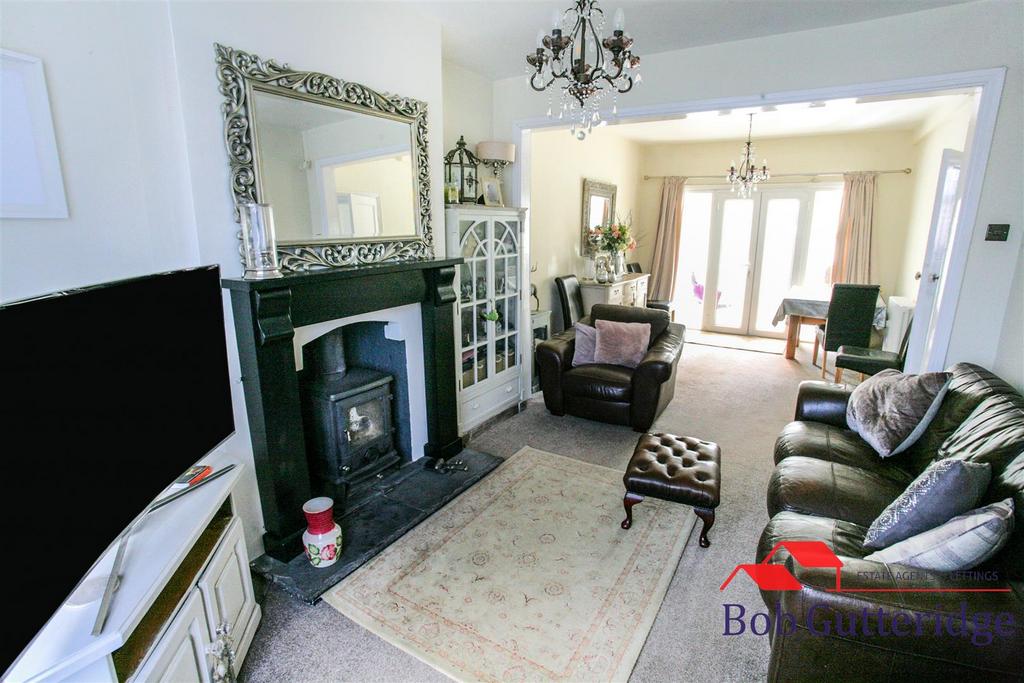 Ashcroft Road, Porthill, Newcastle 4 bed semidetached house £230,000