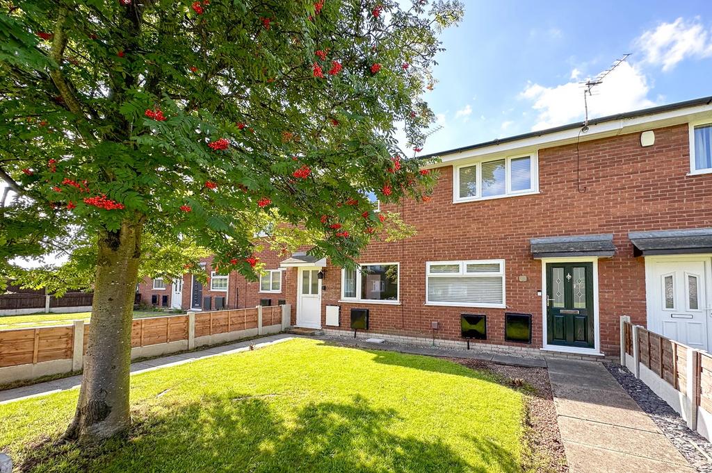 Bradwell Walk, Flixton, Manchester, M41 2 bed terraced house £1,000 pcm (£231 pw)