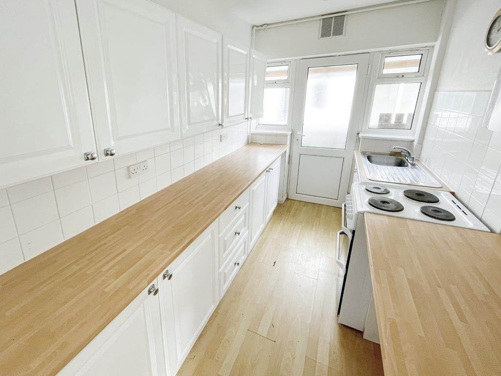 Oakfield Avenue, Upton, Chester, Cheshire, CH2 2 bed bungalow for sale