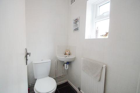 11 Beech Avenue, Greenfield, Oldham, OL3 7AW