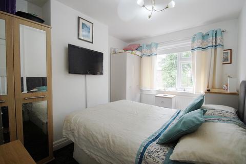 11 Beech Avenue, Greenfield, Oldham, OL3 7AW