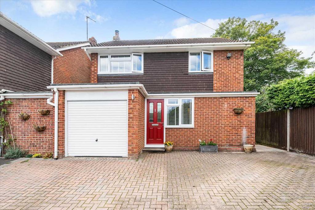 Ferguson Close, Basingstoke 4 bed detached house for sale £585,000