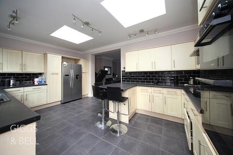 35 Alton Road, Luton, LU1 3NS