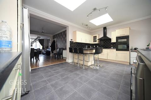 35 Alton Road, Luton, LU1 3NS