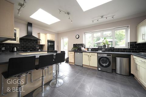 35 Alton Road, Luton, LU1 3NS