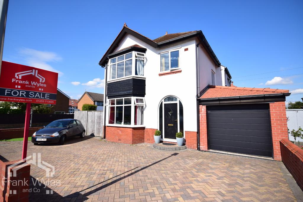 Clarendon Road, Lytham St Annes, Lancashire 4 bed detached house for