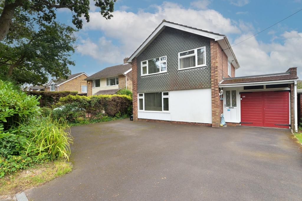 Stopples Lane, Hordle, Lymington, Hampshire, SO41 3 bed detached house