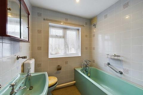 2 Peartree Road, Hemel Hempstead, HP1 3QN