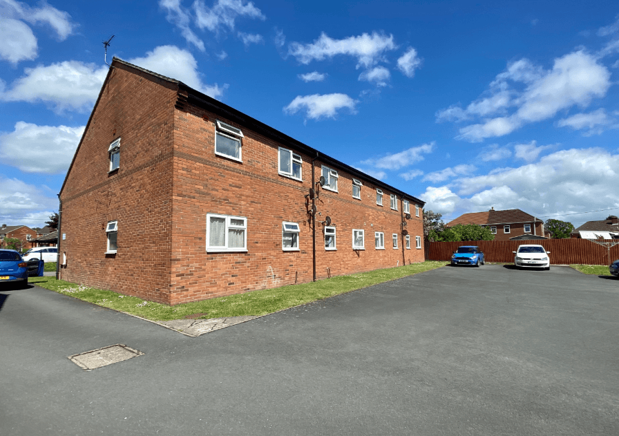 Hopes Close, Lydney, Gloucestershire, GL15 5EP 1 bed flat for sale £
