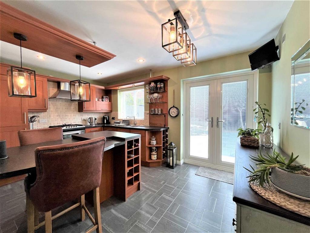 Spinners Drive, St. Helens 4 bed detached house for sale £330,000