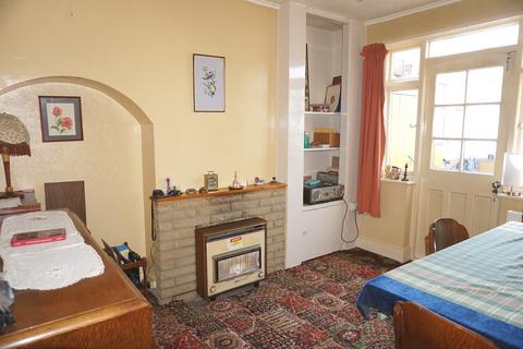 59 Mount Road, Chessington, KT9 1JQ