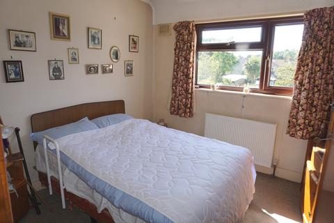 59 Mount Road, Chessington, KT9 1JQ