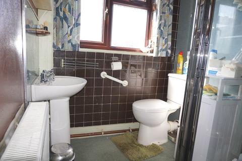 59 Mount Road, Chessington, KT9 1JQ
