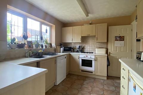 4 bedroom detached house for sale, Lismore Green, St Peters, Worcester, Worcestershire WR5 3UE