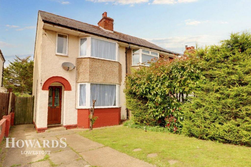 Beccles Road, South Oulton Broad 3 bed semidetached house for sale £