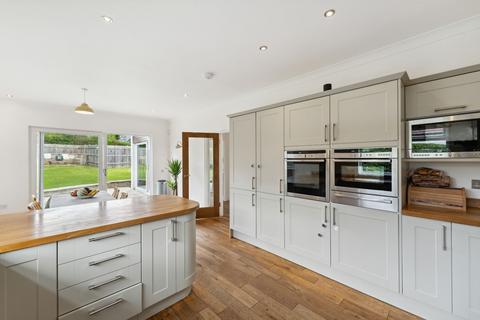 4 bedroom detached bungalow for sale, Busby Road, Carmunnock, G76