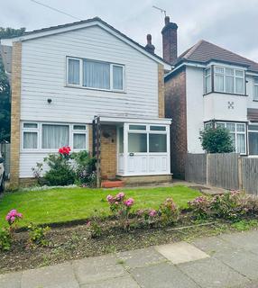111b Trent Gardens, London, N14 4QE