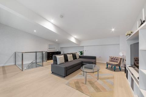 undefined, Discovery Dock East, Canary Wharf, London, E14
