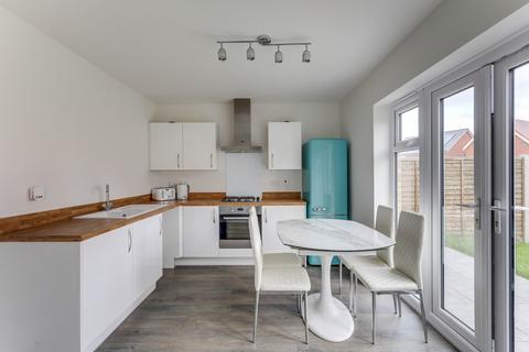 2 bedroom semi-detached house for sale, Nicholas Walk, Rayleigh, SS6