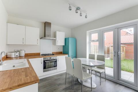 2 bedroom semi-detached house for sale, Nicholas Walk, Rayleigh, SS6