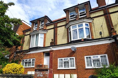 1 bedroom apartment to rent, 5-7 Station Approach West, Redhill