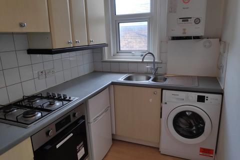 1 bedroom apartment to rent, 5-7 Station Approach West, Redhill