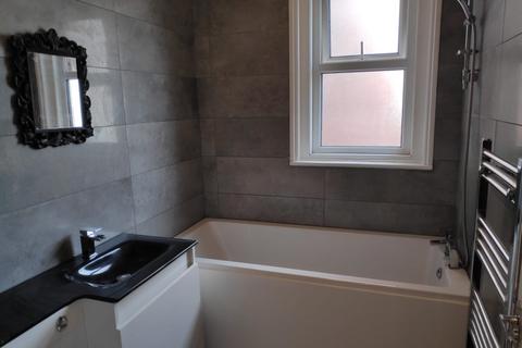 1 bedroom apartment to rent, 5-7 Station Approach West, Redhill