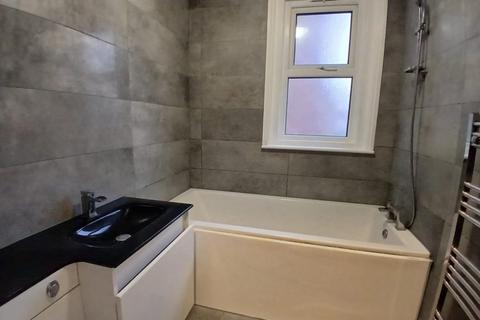1 bedroom apartment to rent, 5-7 Station Approach West, Redhill