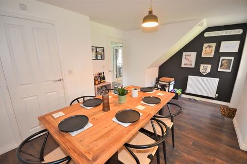 48 Kestrel Road, Corby, NN17 5FP
