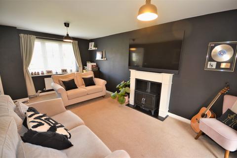48 Kestrel Road, Corby, NN17 5FP
