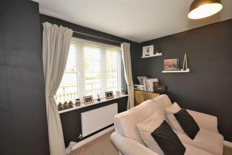 48 Kestrel Road, Corby, NN17 5FP