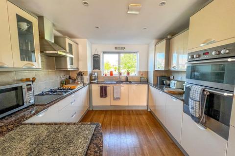 4 bedroom semi-detached house for sale, Kingfisher Road, Portishead, Bristol, Somerset, BS20