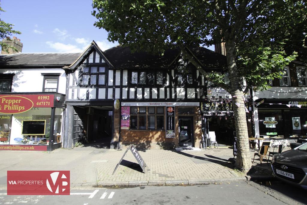High Street, Hoddesdon EN11 Property to rent
